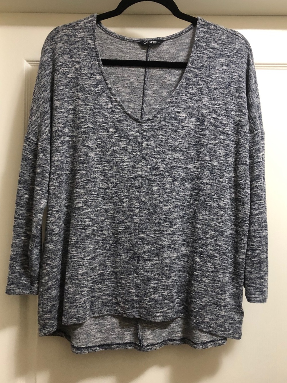 Women’s Medium navy white heathered top hi low long sleeve